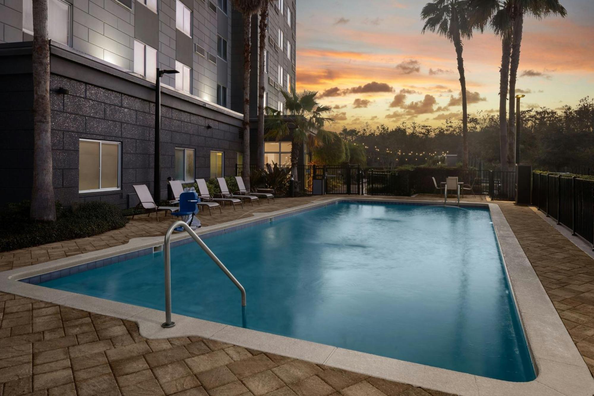 Courtyard By Marriott Orlando South/Grande Lakes Area Williamsburg Exterior foto
